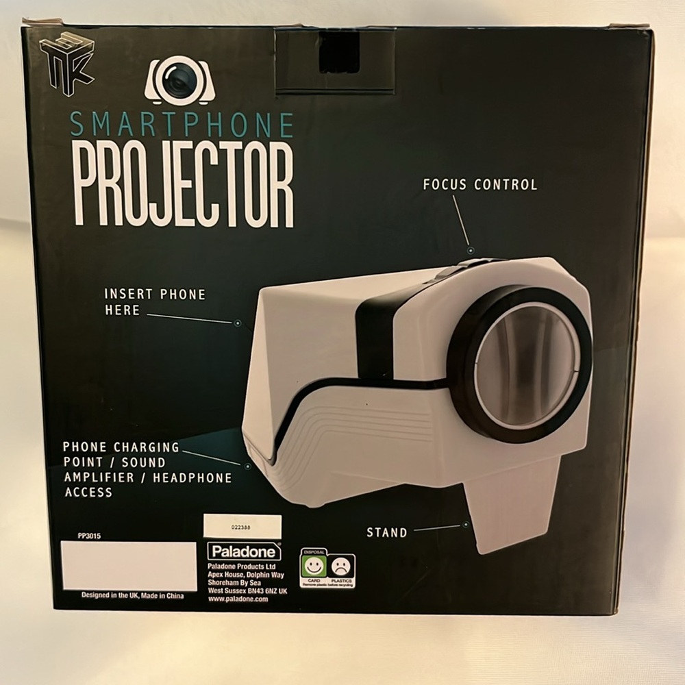 Smartphone Projector with 40" Screen - Picture 2 of 6